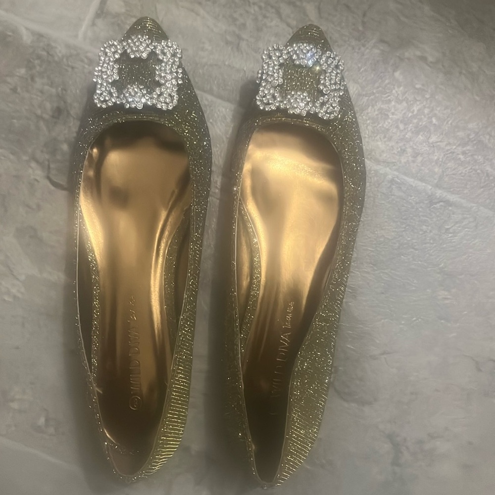 Emerald green fancy flats